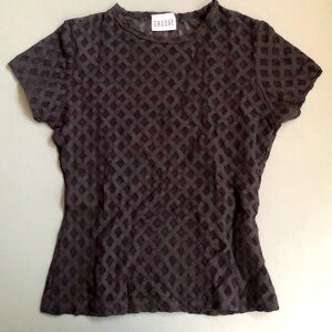 Beautiful black mesh crop top in rhombus fitted stretch.